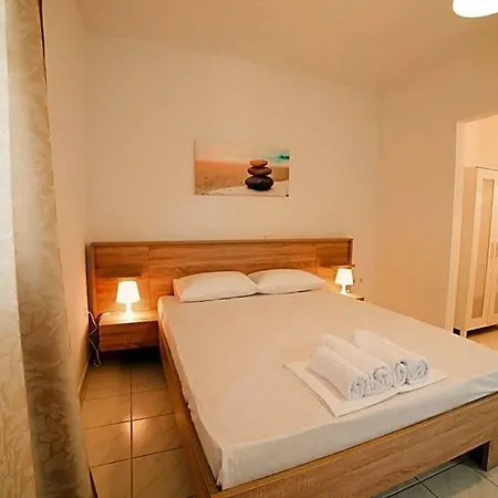 Nerina Inn 2*