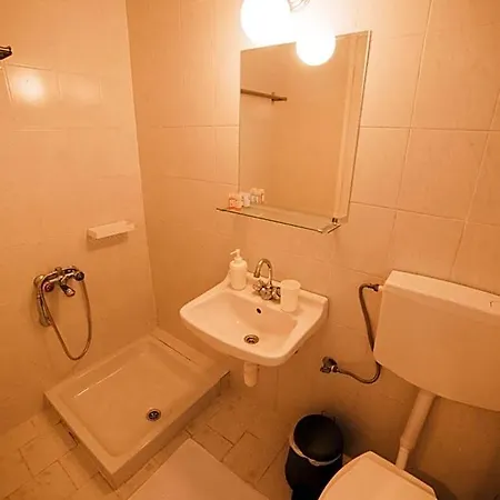 Nerina Inn 2*