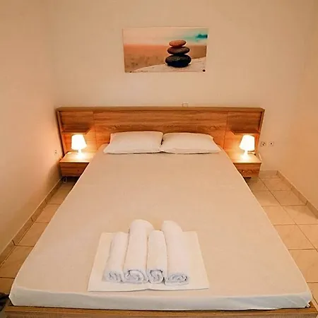 Nerina Inn 2*